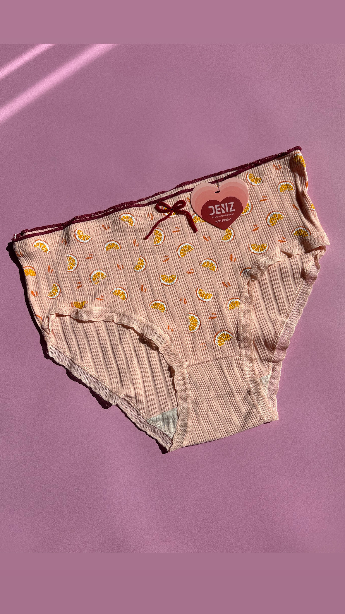 پس زمینه پرتقالی نصفه رنگ کرم